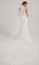 Load image into Gallery viewer, Secret Garden -White Embroidered Edge Veil
