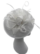 Load image into Gallery viewer, Sinamay Flower Fascinator with A Saucer Base
