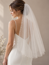 Load image into Gallery viewer, Ivory Crystal Edge Bridal Veil – 100cm
