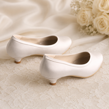 Load image into Gallery viewer, Kitten Heel 4cm Low Bridal Shoes
