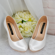 Load image into Gallery viewer, Ivory Satin Bridal Court Shoes - UK5 - Ready to Dispatch
