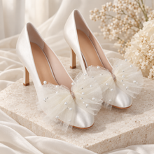 Load image into Gallery viewer, Pearl Tulle Bow Shoe Clips – Removable Bridal Shoe Bows
