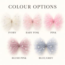 Load image into Gallery viewer, Pearl Tulle Bow Shoe Clips – Removable Bridal Shoe Bows
