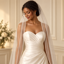 Load image into Gallery viewer, Single-Tier Rolled-Edge Wedding Veil | 75–300 cm | White or Ivory
