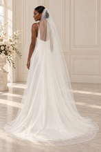 Load image into Gallery viewer, Single-Tier Rolled-Edge Wedding Veil | 75–300 cm | White or Ivory
