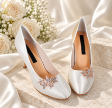 Load image into Gallery viewer, Crystal Star Shoe Clips – Silver or Rose Gold Celestial Bridal Shoe Decorations
