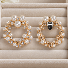Load image into Gallery viewer, Gold Pearl &amp; Crystal Bridal Shoe Clips – Wedding Shoe Jewellery
