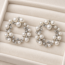 Load image into Gallery viewer, Silver Pearl and Crystal Bridal Shoe Clips – Removable Wedding Accessories
