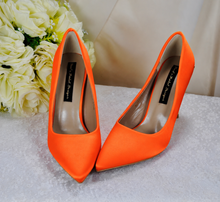 Load image into Gallery viewer, Orange Pointed Toe Court Shoes - UK5 - Ready to Dispatch
