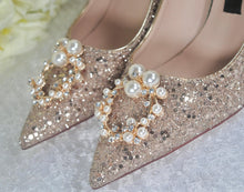 Load image into Gallery viewer, Gold Pearl &amp; Crystal Bridal Shoe Clips – Wedding Shoe Jewellery
