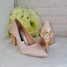 Load image into Gallery viewer, Blush Pink Satin Bridal Set: Handmade Heels, Clutch &amp; Fascinator
