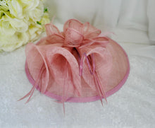 Load image into Gallery viewer, Handmade Dusky Pink Fascinator Hat and Satin Clutch Bag Set
