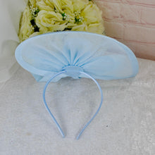 Load image into Gallery viewer, Bridal Fascinator and Satin Clutch Purse Set, Light Blue Hatinator and Bag
