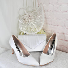 Load image into Gallery viewer, White Satin Bridal Set: Heels, Clutch Bag &amp; Fascinator Hatinator

