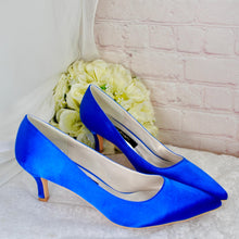 Load image into Gallery viewer, Royal Blue Satin Bridal Set: Kitten Heels, Clutch &amp; Fascinator
