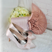 Load image into Gallery viewer, Blush Pink Satin Bridal Set: Handmade Heels, Clutch, Fascinator
