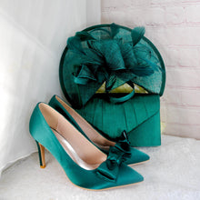 Load image into Gallery viewer, Handmade Emerald Green Satin Bridal Set: Heels, Clutch &amp; Fascinator
