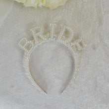 Load image into Gallery viewer, Personalised Bride to Be Gift Set: Pearl Detail Bridal Shower Gifts
