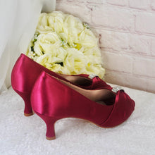 Load image into Gallery viewer, Burgendy Satin Peep Toe Kitten Heel Pumps: Bridal Shoes UK7
