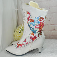 Load image into Gallery viewer, White Floral Print Wedding Boots: Low Heel Bridal Shoes UK4/US6.5
