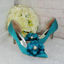 Load image into Gallery viewer, Teal Satin Bridal Set: Handmade Clutch, Fascinator Hat &amp; Heels

