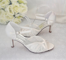 Load image into Gallery viewer, Ivory Lace Bridal Shoes with Pearl Shoe Clips
