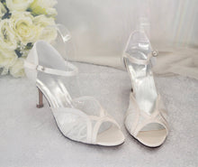 Load image into Gallery viewer, Ivory Lace Bridal Shoes with Pearl Shoe Clips
