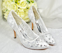 Load image into Gallery viewer, White Lace Bridal Shoes Size UK7/US9
