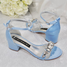 Load image into Gallery viewer, Low Block Heel Wedding Shoes- Size UK6/US8.5
