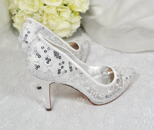 Load image into Gallery viewer, White Lace Bridal Shoes Size UK7/US9
