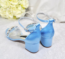 Load image into Gallery viewer, Low Block Heel Wedding Shoes- Size UK6/US8.5
