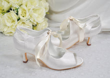 Load image into Gallery viewer, Vintage Style Wedding Shoes - Other Colours
