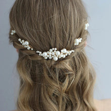 Load image into Gallery viewer, Pearl Bridal Hair Pin Set
