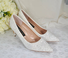 Load image into Gallery viewer, Beauty and the Beast 7cm Bridal Shoes UK6/US8.5
