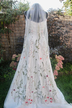 Load image into Gallery viewer, IN STOCK Secret Garden Veil - 140cm
