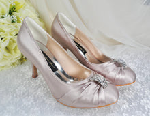 Load image into Gallery viewer, Satin Wedding Shoes - UK5/US7.5
