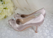 Load image into Gallery viewer, Satin Wedding Shoes - UK5/US7.5
