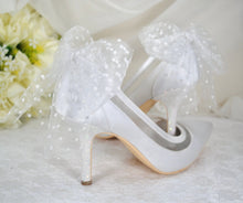 Load image into Gallery viewer, White Sparkling Wedding Shoes, with Bow - Size UK6/US8.5
