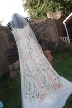 Load image into Gallery viewer, IN STOCK 150cm Secret Garden Veil
