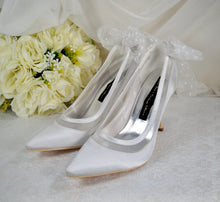 Load image into Gallery viewer, White Sparkling Wedding Shoes, with Bow - Size UK6/US8.5
