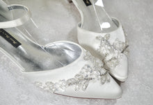 Load image into Gallery viewer, Flat Floral Beaded Bridal SandalsSize UK6/US8.5
