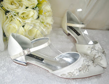 Load image into Gallery viewer, Flat Floral Beaded Bridal SandalsSize UK6/US8.5
