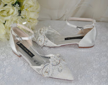 Load image into Gallery viewer, Ivory Lace Pointy Toe Flats with Small Pearl Appliqué - Bridesmaid Shoes, Women Wedding Shoes
