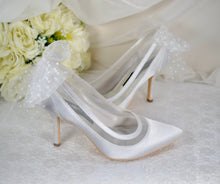 Load image into Gallery viewer, White Sparkling Wedding Shoes, with Bow - Size UK6/US8.5
