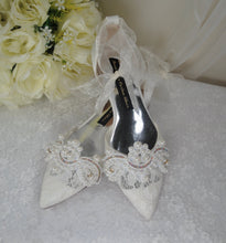 Load image into Gallery viewer, Ivory Lace Pointy Toe Flats with Small Pearl Appliqué - Bridesmaid Shoes, Women Wedding Shoes
