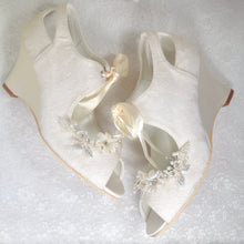 Load image into Gallery viewer, Ivory Lace Wedge Bridal Shoes Size UK6/US8.5
