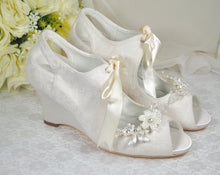 Load image into Gallery viewer, Ivory Lace Wedge Bridal Shoes Size UK6/US8.5
