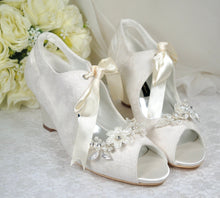 Load image into Gallery viewer, Ivory Lace Wedge Bridal Shoes Size UK6/US8.5
