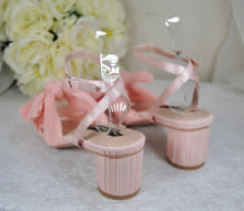 Load image into Gallery viewer, Pink Wedding Shoes Size UK6/US8.5
