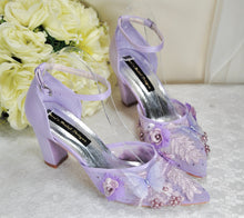 Load image into Gallery viewer, Lilac Butterfly Block Heel Bridal Shoes - Size UK7/US9.5
